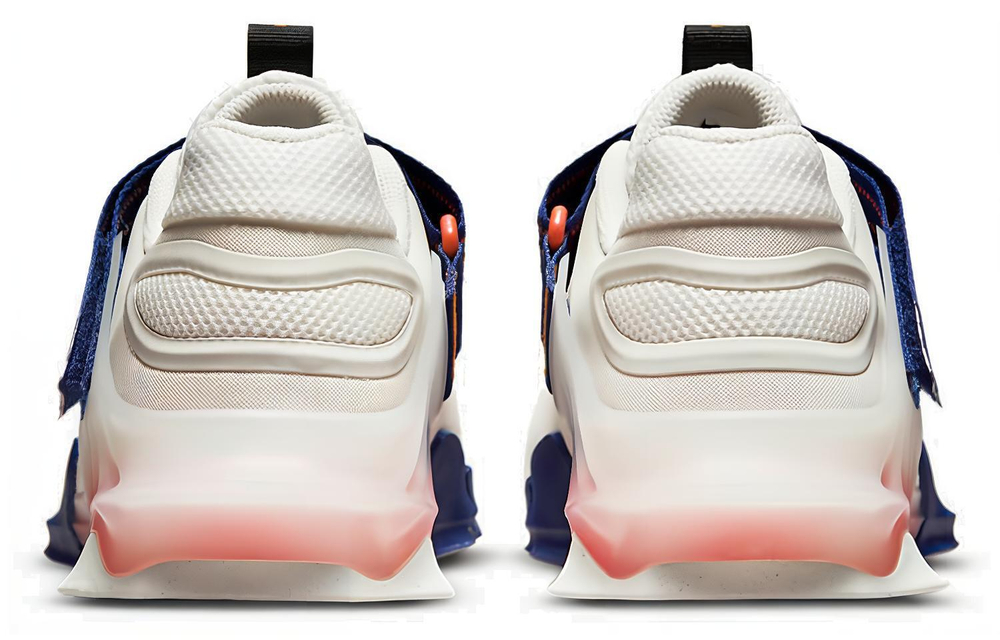 Кроссовки Nike Savaleos