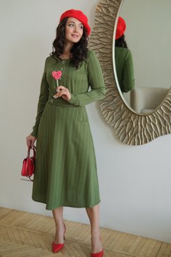 Зеленое платье из вискозы