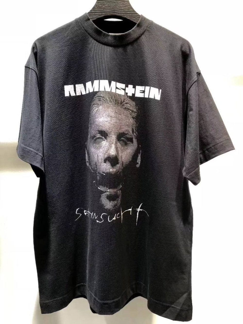 Футболка Vetements