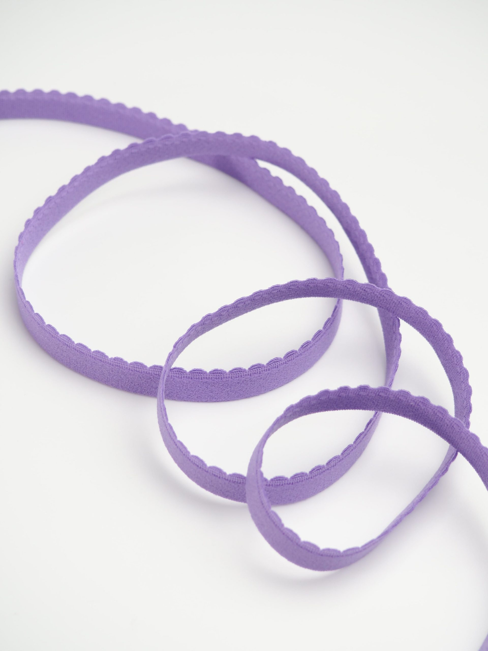 Резинка отделочная яркая лаванда ажурная ширина 12 мм с учетом фестона
