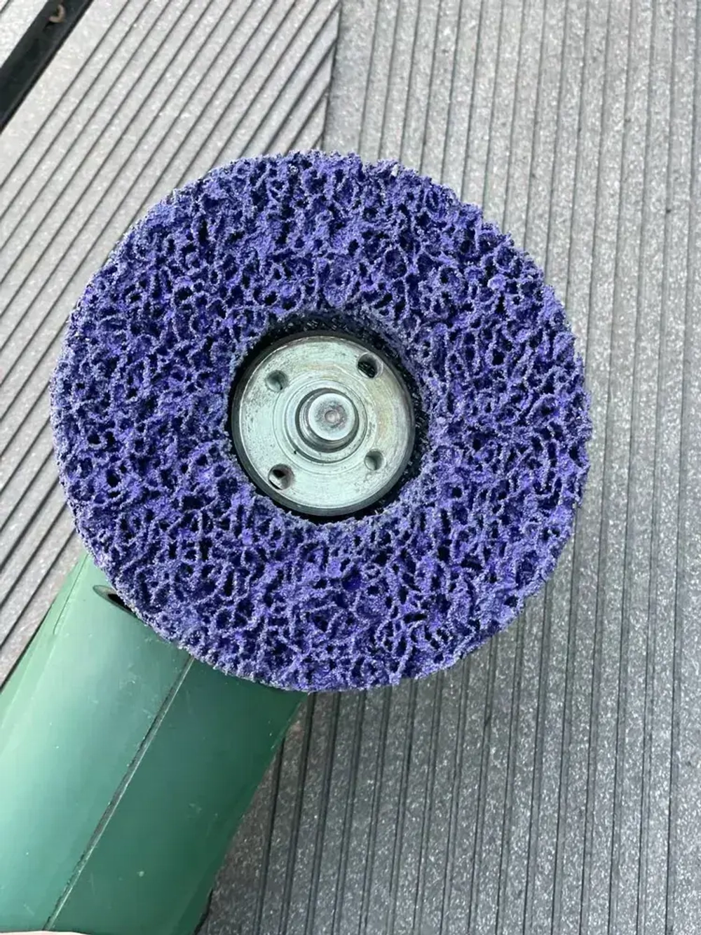 Круг / диск зачистной, коралловый, шлифовальный для УШМ. Диаметр 125 мм. Фиолетовый