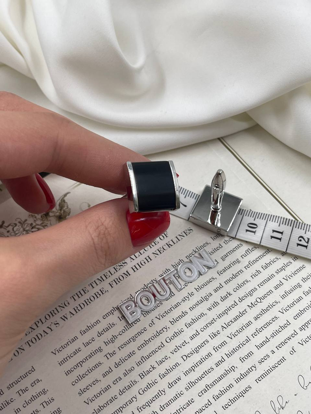 Запонки серебристые с черным квадратом