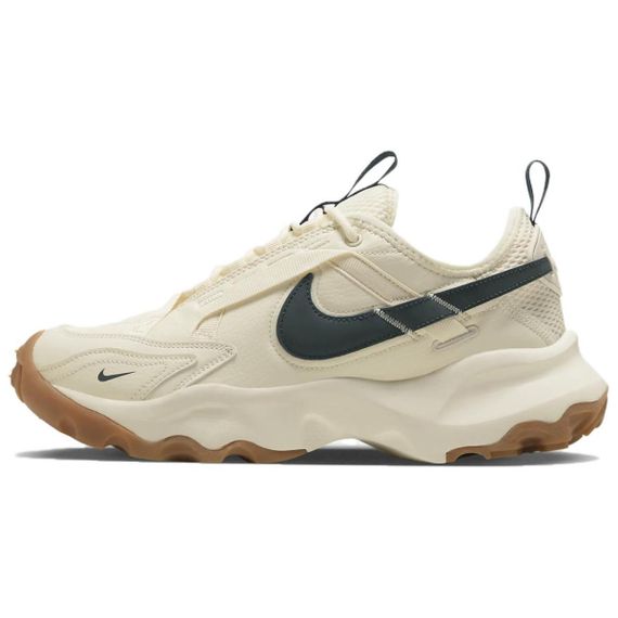 NIKE TC 7900 Толстоподошвенные кроссовки Низкие Бежево-черные Женские