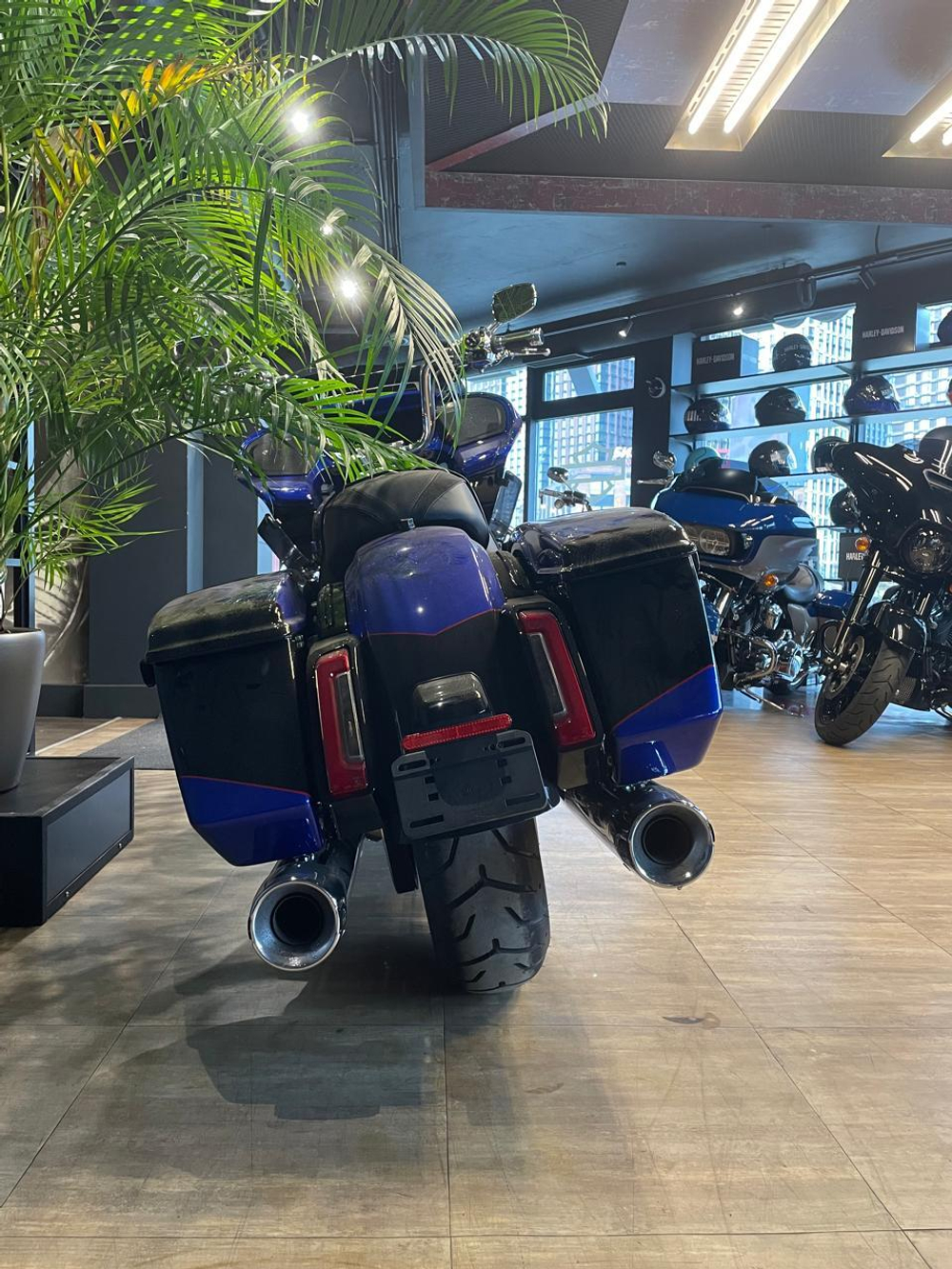 Harley-Davidson CVO Road Glide 121 (Blue Streak) 2025