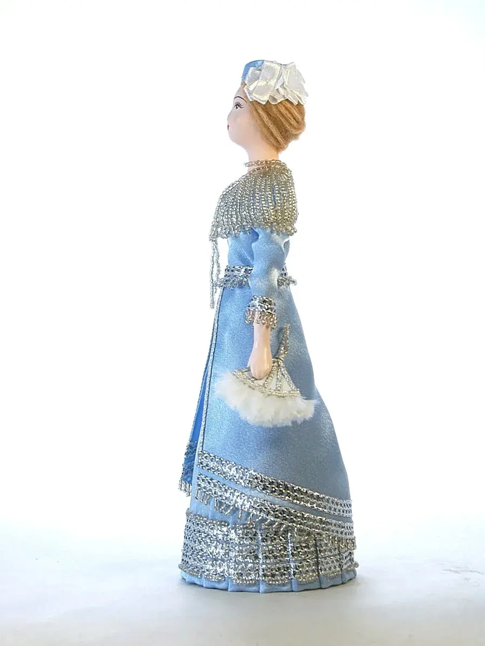 Кукла коллекционная в бисерном платье, Модерн