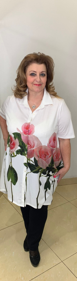 Белый блузон-туника с оригинальным принтом "чайные розы"