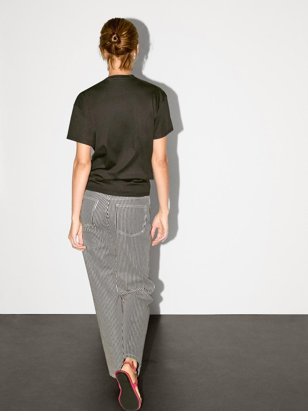 Massimo Dutti Футболка из 100% хлопка с V-образным вырезом, черный