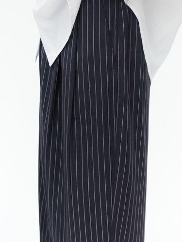 Черные брюки в полоску Fleur с защипами