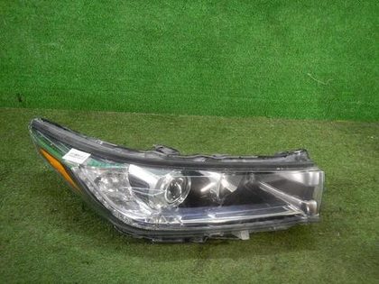 Фара правая Toyota Highlander 3 U50 (2016-2019) галоген
