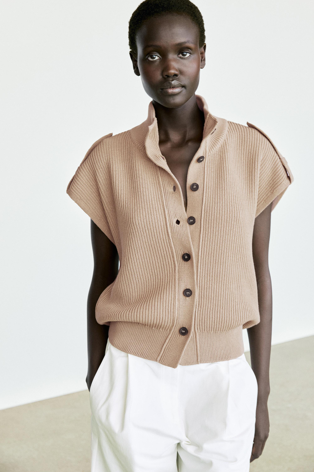 Massimo Dutti Трикотажный жилет из 100% хлопка с пуговицами, цвет верблюжьей шерсти
