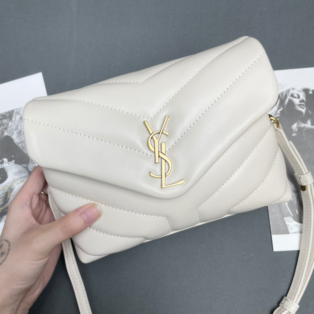 Saint Laurent Loulou 20 cm