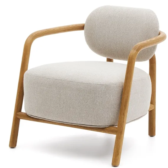 Кресло Melqui из массива дуба с бежевой обивкой | La Forma | Испания