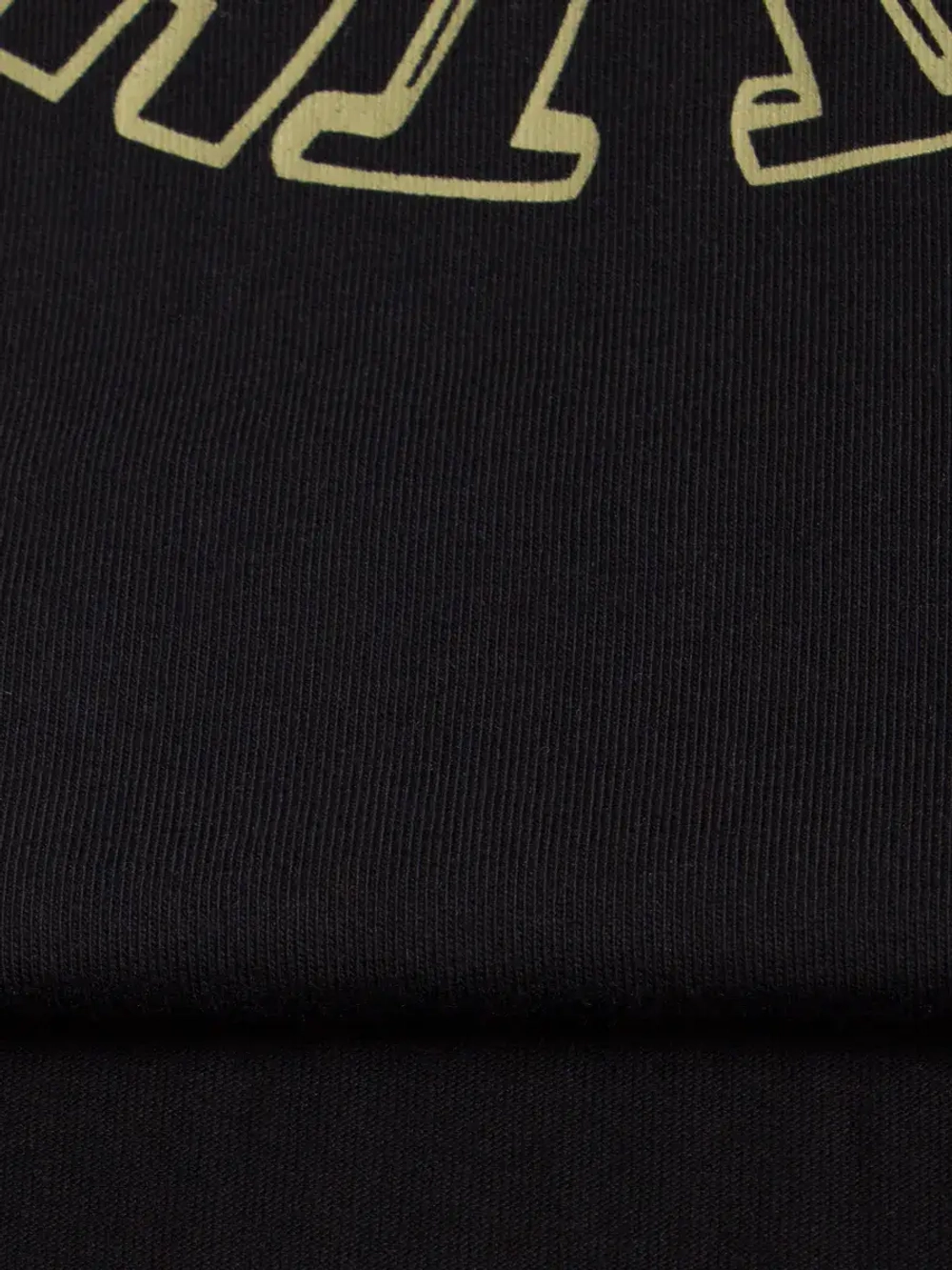 Черная футболка для мальчика в школу