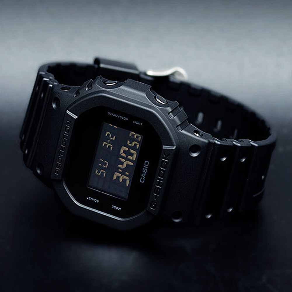 Мужские  наручные часы Casio G-Shock DW-5600BB-1