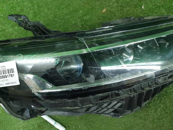 Фара правая Cadillac XT6 (2019-н.в.) LED