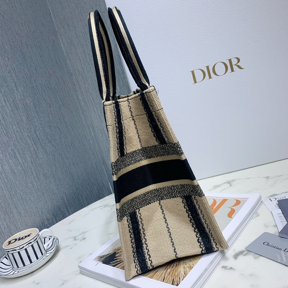 Christian Dior Book Tote 36 cm