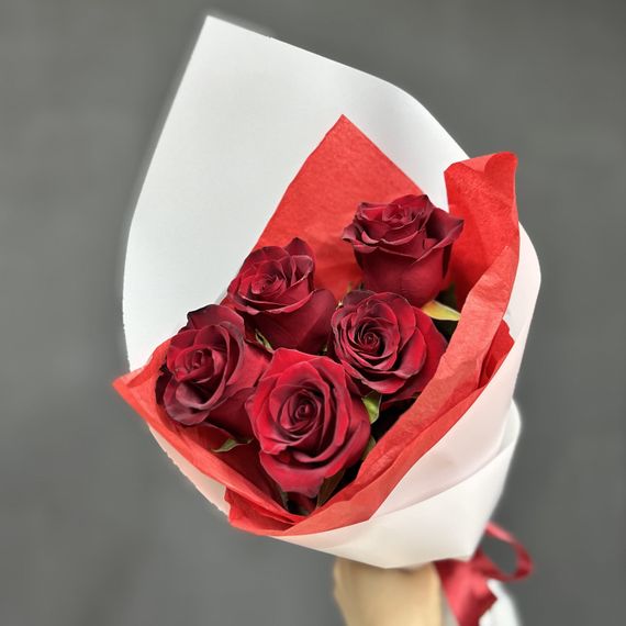 Букет из 5 красных роз