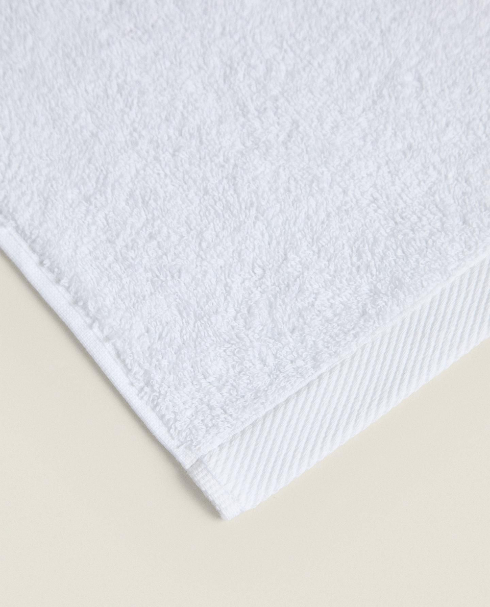 Zara Home - Гладкое махровое хлопковое банное полотенце (500 гхм2), белый, 50х90 см