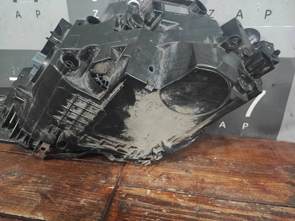 Фара правая LED Volvo XC60 2 17-21 Б/У Оригинал 31656555