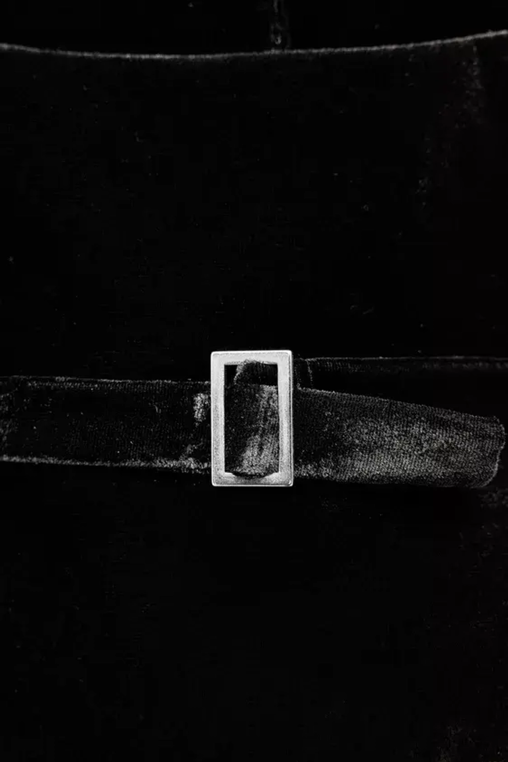 ZARA ТОП С ГОРЛОВИНОЙ ХАЛТЕР И ПУГОВИЦАМИ, ЧЕРНЫЙ