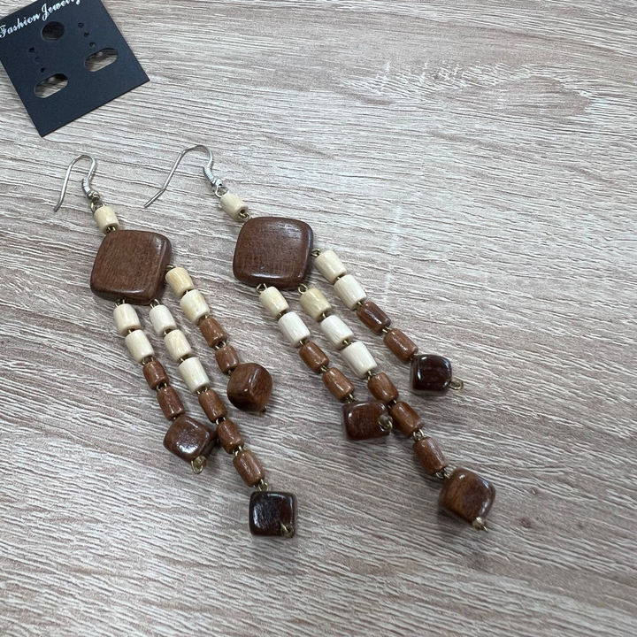 Серьги Ромб с кубиками, дерево, цвет светло-коричневый, темно-коричневый, молочный 19x85 мм