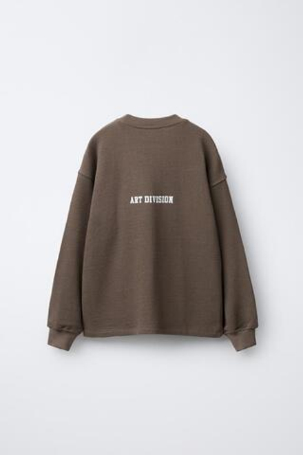 ZARA ЛОНГСЛИВ С ПРИНТОМ «ЦИФРЫ», СЕРОВАТО-КОРИЧНЕВЫЙ