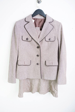 Костюм для офисных будней, визуально на 44/46 размер