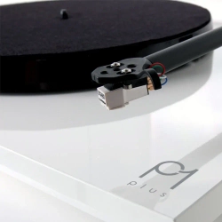 REGA PLANAR 1 Plus MATT WHITE ПРОИГРЫВАТЕЛЬ ВИНИЛОВЫХ ПЛАСТИНОК
