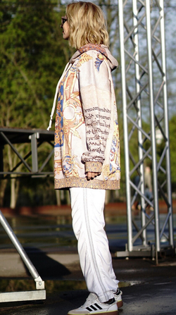 Худи «Буквица», по мотивам изображений буквиц в требнике раннего средневековья, созданном в 1153 году в монастыре Монтекассино