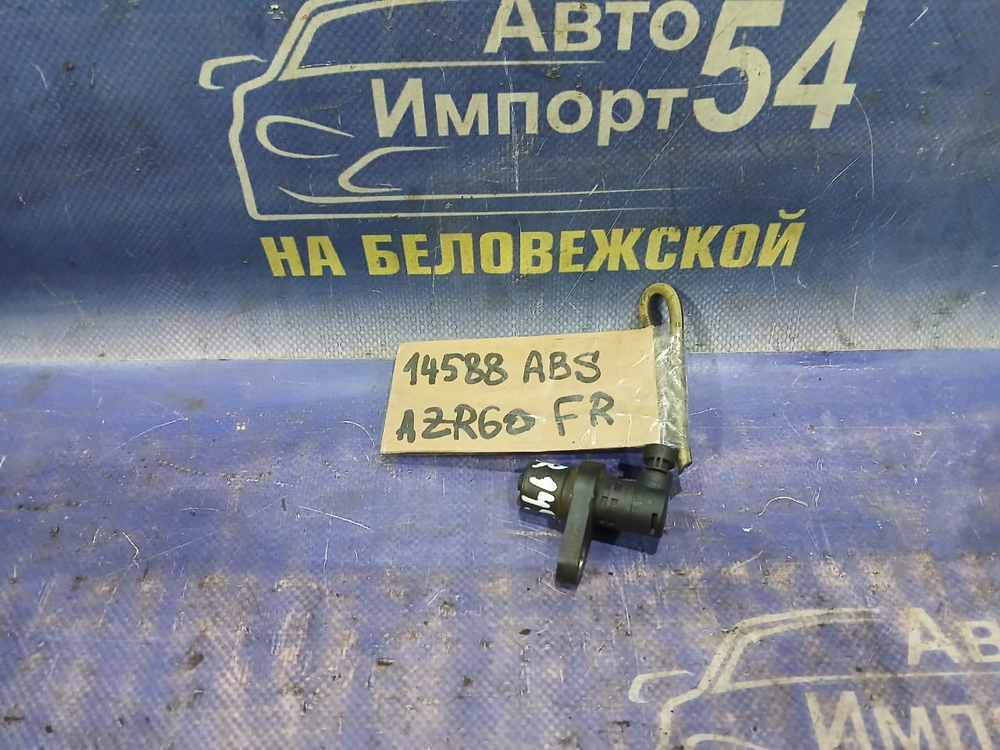 Датчик ABS передний правый TOYOTA VOXY 2001-2007