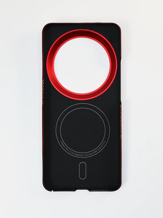 Карбоновый чехол для XiaoMi 15 Ultra с MagSafe Солнечный свет золотой горы (Sunlight of the Golden Mountain)