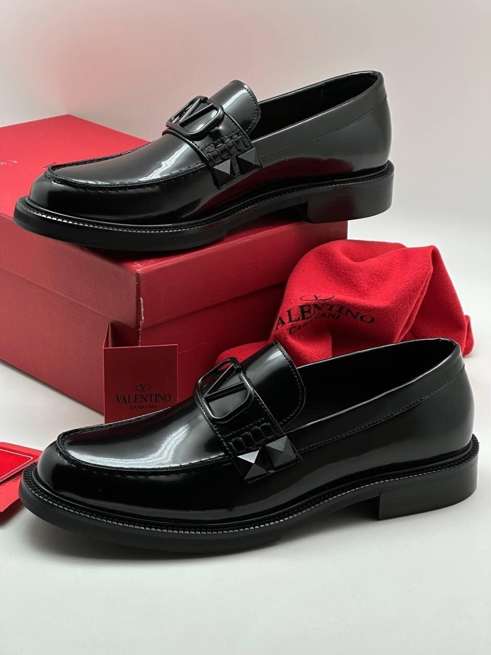 Лоферы Valentino