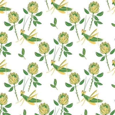 Зелено желтый кузнечик и цветы