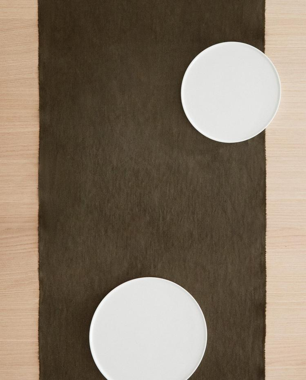 ZARA HOME СКАТЕРТЬ-ДОРОЖКА НА СТОЛ ИЗ СТИРАННОГО ЛЬНА, ХАКИ