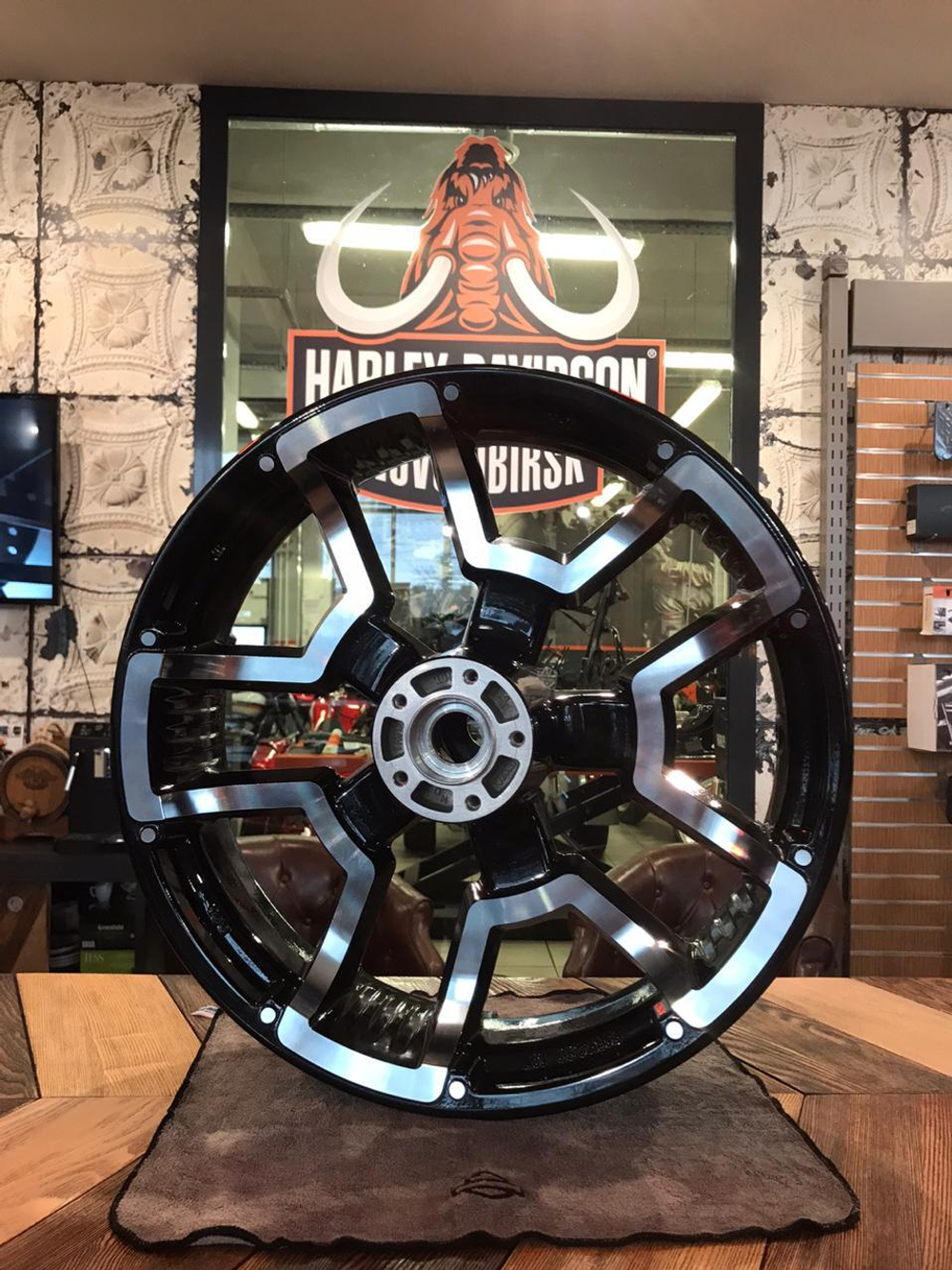 43300594 Диск колёсный, передний