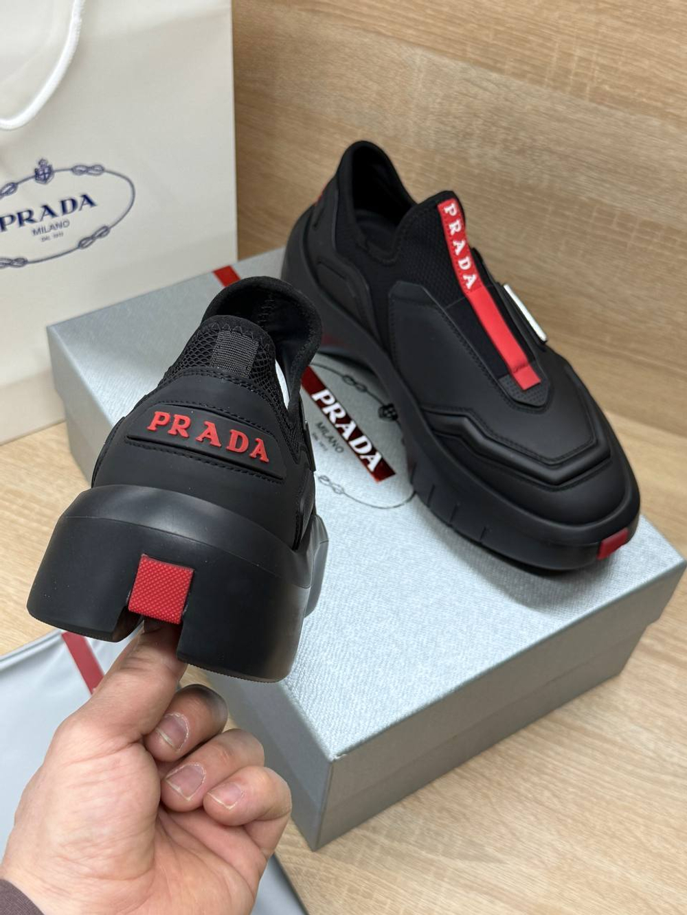 Кроссовки Prada