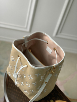 Louis Vuitton NeoNoe MM