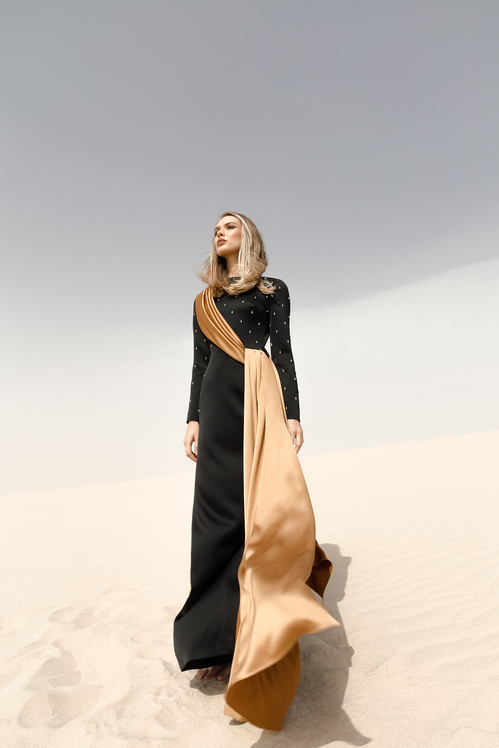 Платье макси сатиновое с асимметричной драпировкой и вышивкой