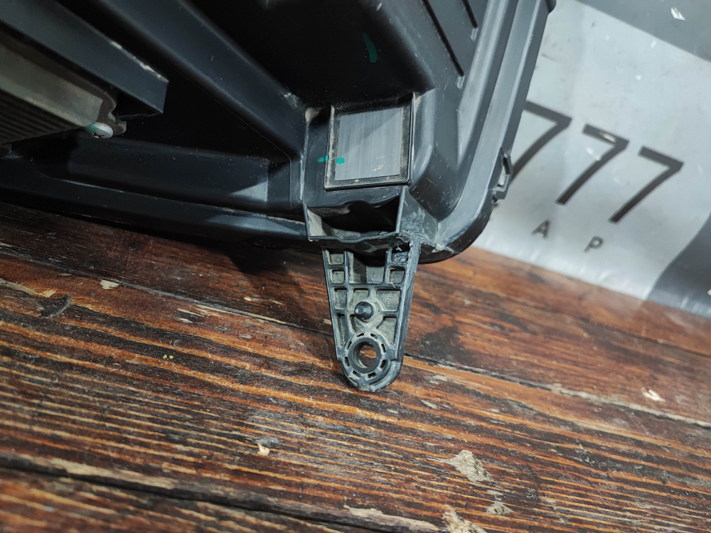 Фара левая LED Tank 500 21-нв Б/У Оригинал 4121104XKV3AA