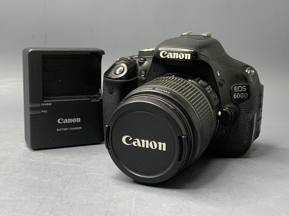 Canon EOS 600D kit 18-55mm 34000 кадров