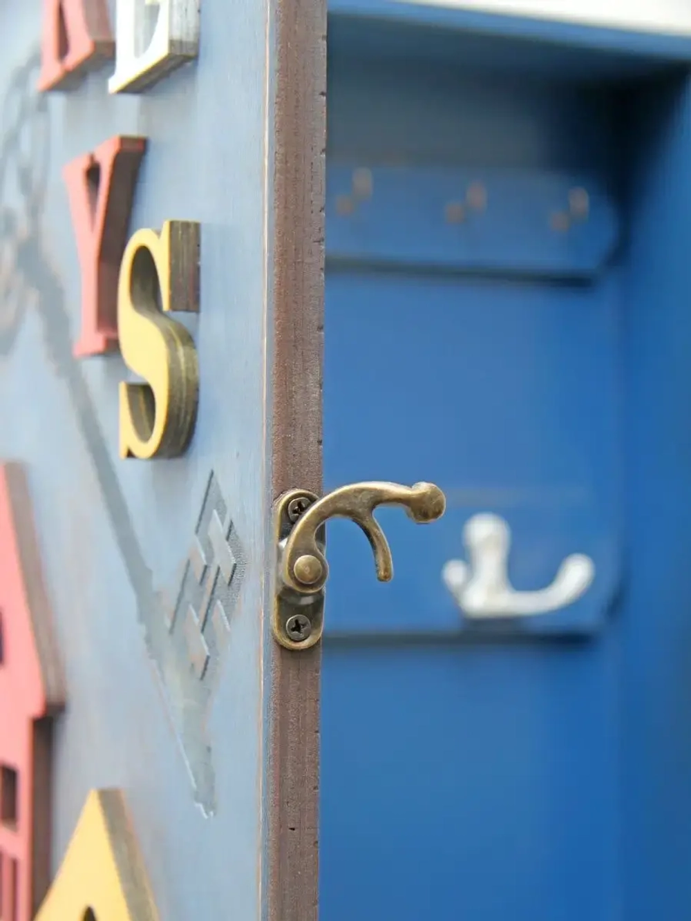 Ключница настенная деревянная 24*34 см