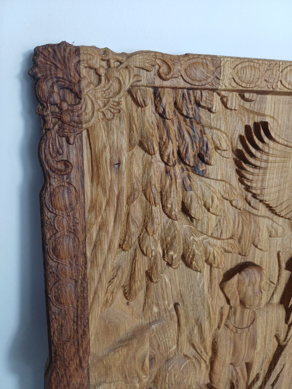 Картина- Панно Медведица резная из дуба 30*28 см