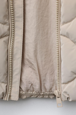 ZARA СТЕГАНАЯ КУРТКА ИЗ ПРОРЕЗИНЕННОЙ ТКАНИ, ПЕСОЧНЫЙ