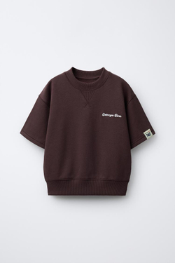 ZARA КОМПЛЕКТ ИЗ ФУТБОЛКИ И ШОРТОВ-БЕРМУДОВ С ВЫШИВКОЙ, БАКЛАЖАННЫЙ