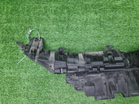 Кронштейн решетки радиатора Toyota RAV4 XA50 18-нв