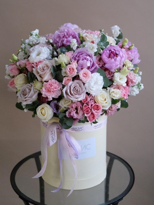 Авторская композиция в шляпной коробке