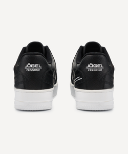 Кроссовки спортивные Freedom, черный/белый