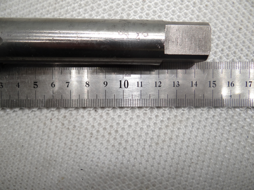 Метчик м/р правый М33×2,0 №2 ВК8