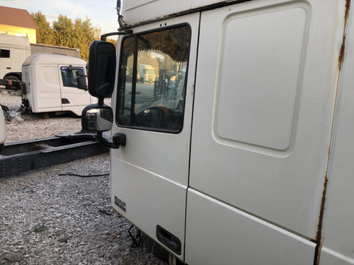 Дверь левая в сборе