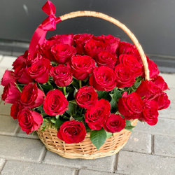 Корзина из 51 красной розы